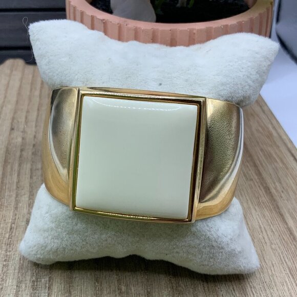 Avon Vintage Beige Cream Lucite Square Gold Tone Wide Cuff Bracelet - Picture 1 of 9